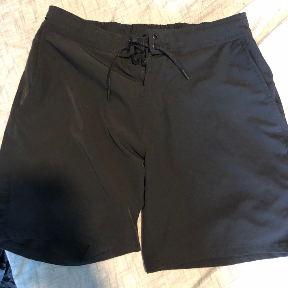 Ten Thousand foundation short 7”